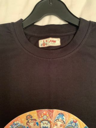 Camiseta Negra Talla M con Diseño de Abanico