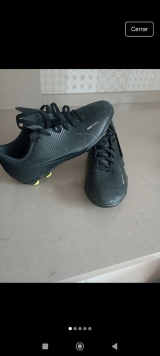 Botas de fútbol niño Nike Mercurial T36
