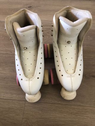 patines  de patinaje artístico en perfecto estado