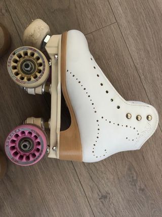 patines  de patinaje artístico en perfecto estado