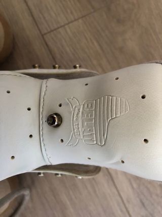 patines  de patinaje artístico en perfecto estado