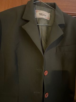 Dos chaquetas tipo americana