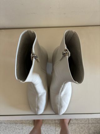 Botines de piel blancos y negros