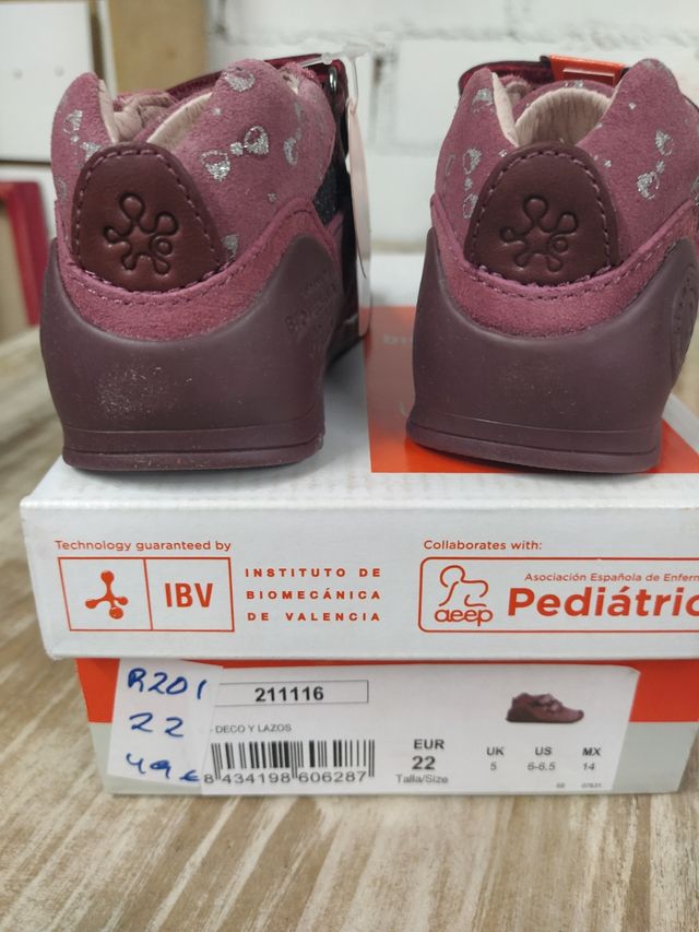 Zapatillas Biomecanics niña fucsia