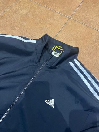 Sudadera Adidas Negra con Cremallera y Rayas
