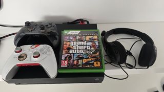 Xbox One X 1TB con accesorios y juegos 