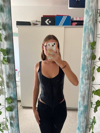 Corsé negro estilo sujetador