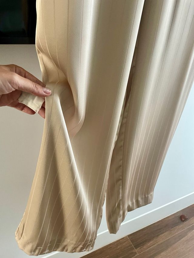 Pantalón Zara Sedoso rayas color champan