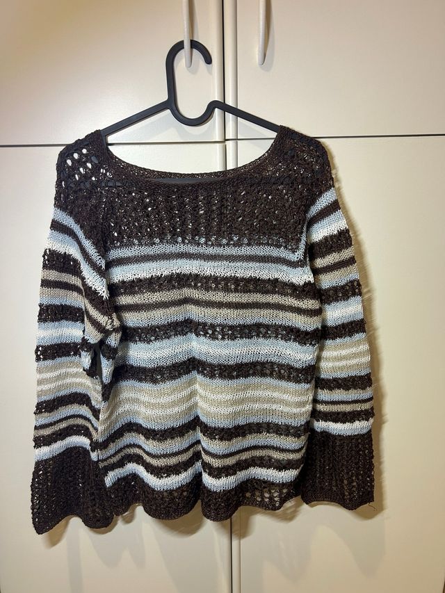 Maglia in lino fatta a mano ai ferri