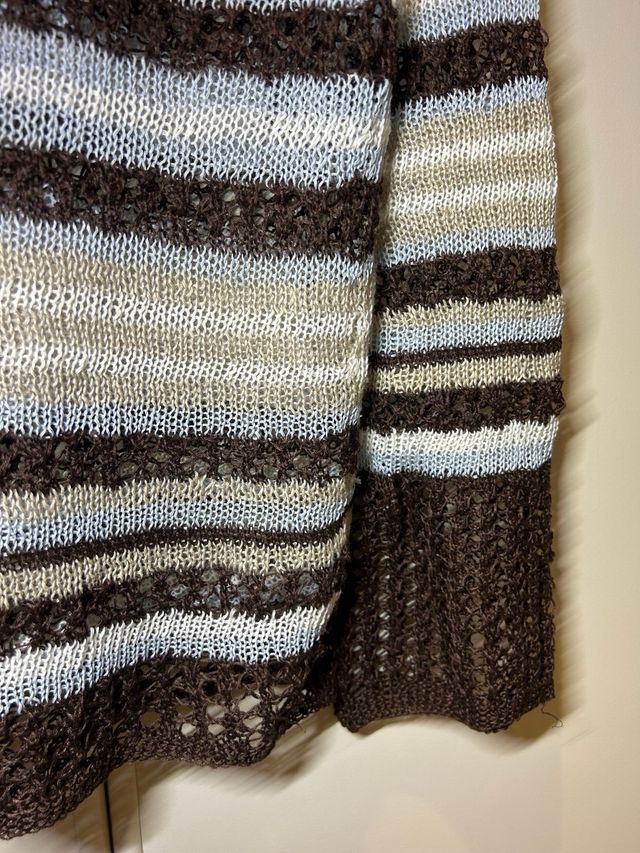 Maglia in lino fatta a mano ai ferri