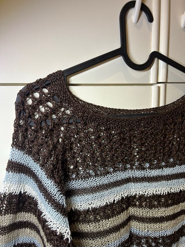 Maglia in lino fatta a mano ai ferri