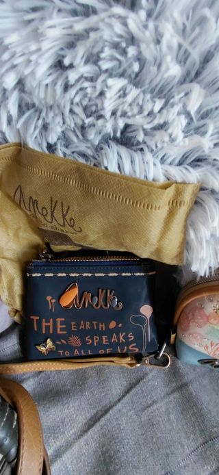 Colección de bolsos y carteras Anekke