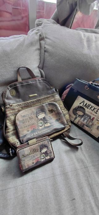 Colección de bolsos y carteras Anekke