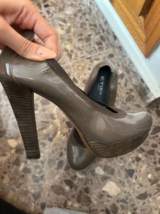 Zapatos de salón ETIEM grises
