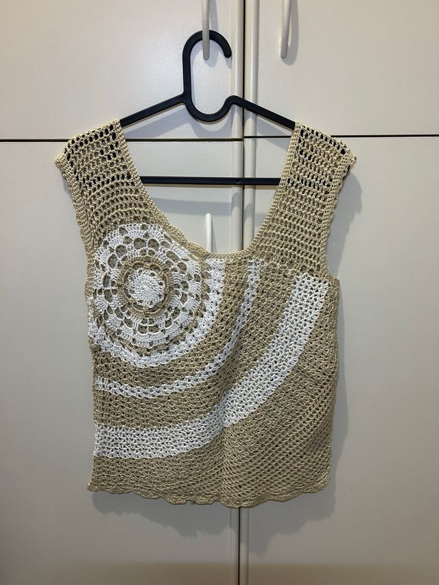 Canotta fatta a mano beige e bianca