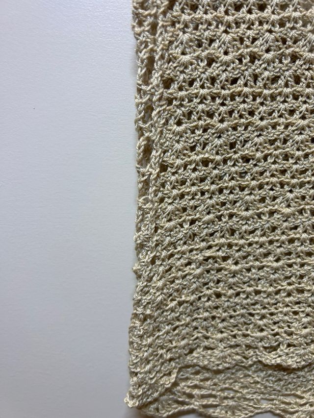 Canotta fatta a mano beige e bianca