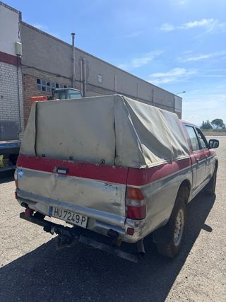 Mitsubishi L 200 2002