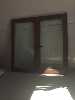 Ventana aluminio color madera