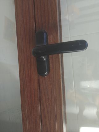 Ventana aluminio color madera