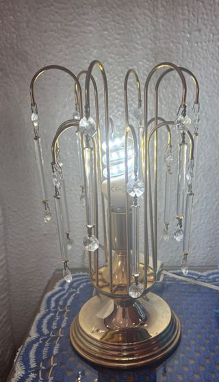 Lámpara de araña dorada con cristales de strass