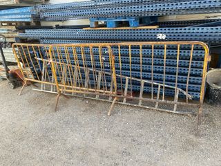 2 Vallas de obra metálicas