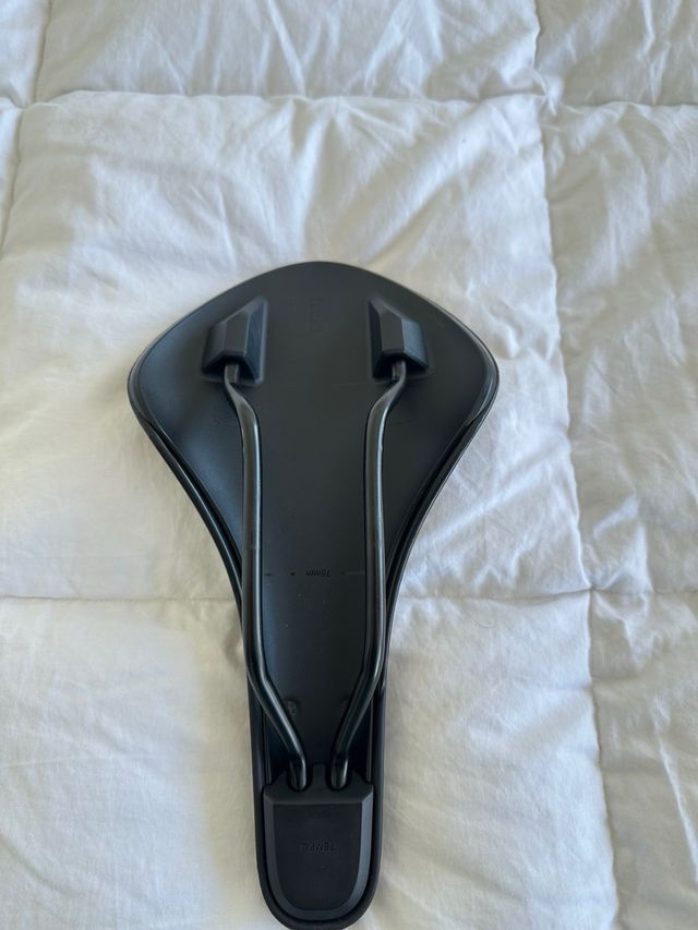 Sillín Fizik Tempo Alicante Negro