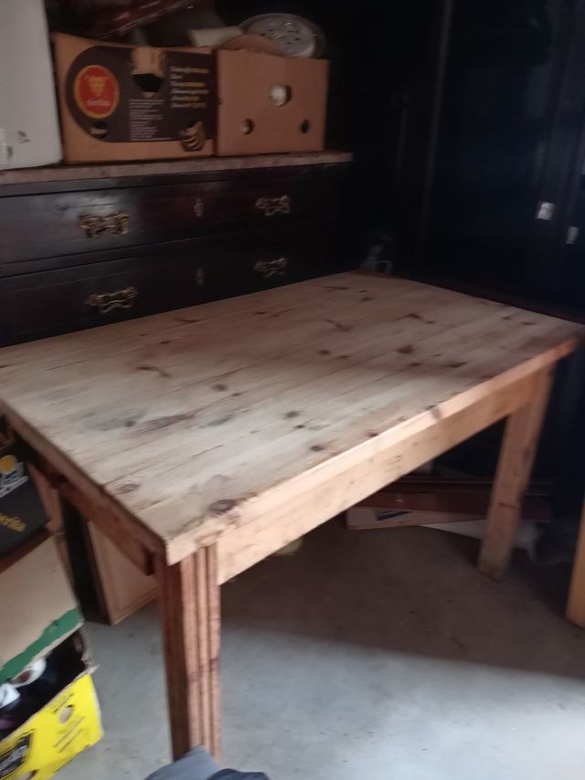 Mesa de madera maciza