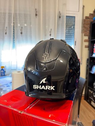 Casco Shark Aeron GP Carbono