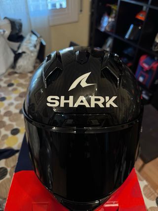 Casco Shark Aeron GP Carbono