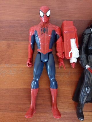 Muñecos Spiderman, Darth Vader, Ironman