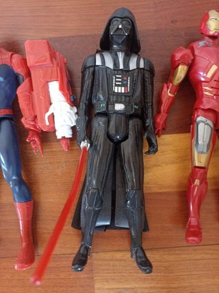Muñecos Spiderman, Darth Vader, Ironman