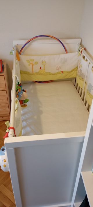 Cuna de bebé para niño