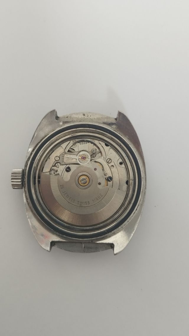 Reloj Clipper automático, funcionando.