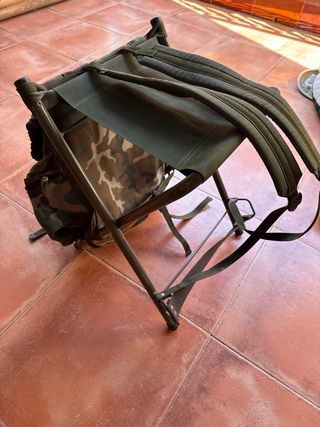Mochila de caza con silla plegable