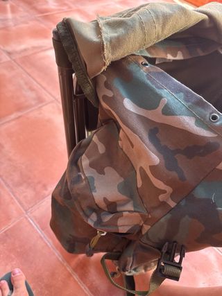 Mochila de caza con silla plegable