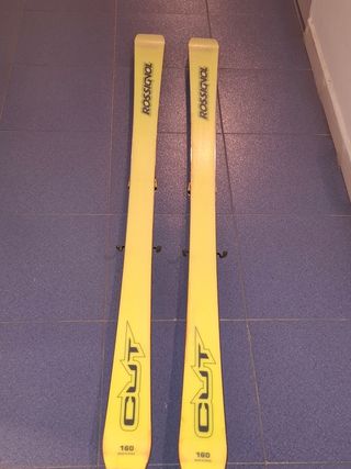 Esquís Rossignol con fijaciones
