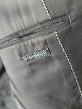 Traje de hombre negro