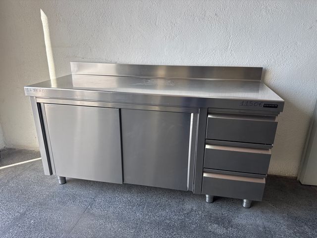Mueble de acero inoxidable 