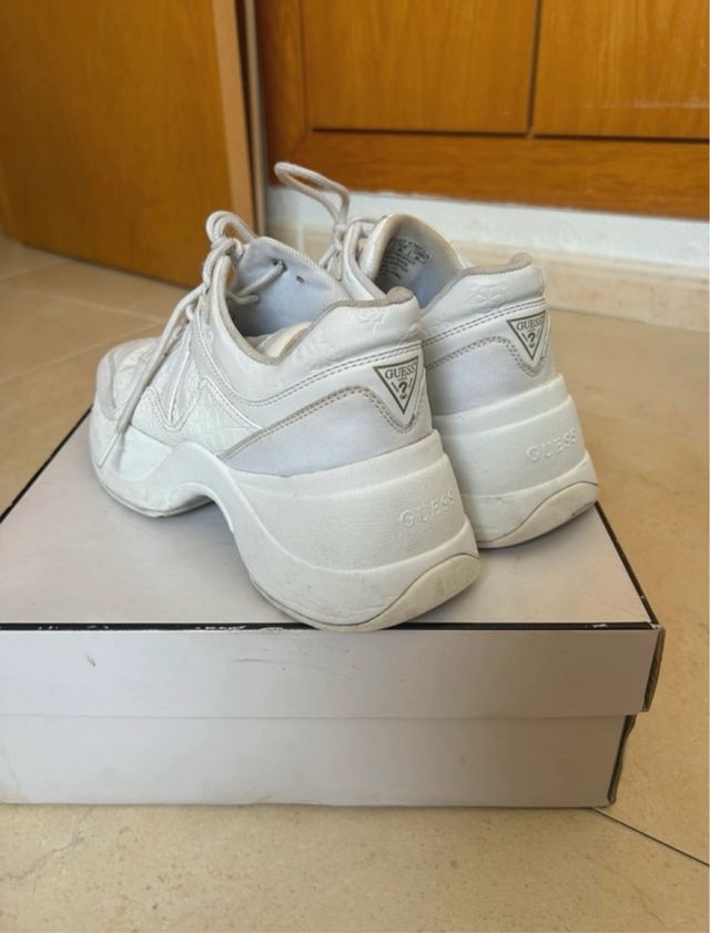 Zapatillas Guess Blancas