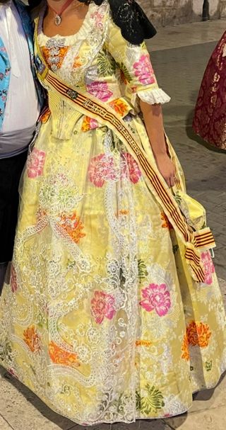 Traje Fallera Adulta Talla 38 SIN manteletas
