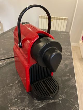 Cafetera Nespresso Roja