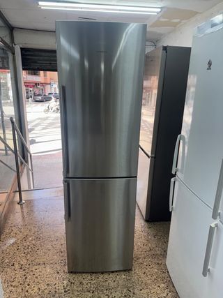 Nevera Siemens con garantía y fuctira 