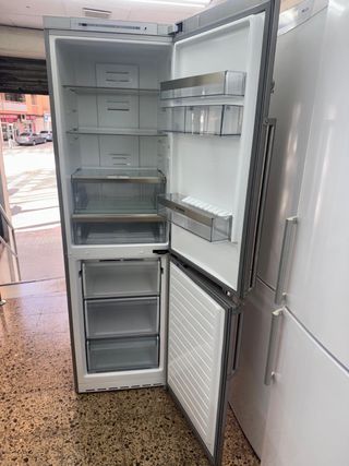 Nevera Siemens con garantía y fuctira 