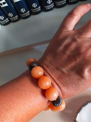 Tres pulseras plata, acero, nácar 