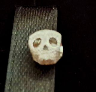 Charm mini plata de ley calavera textura pandora