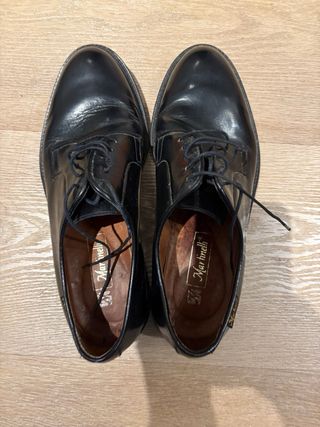 Zapatos negros de vestir con cordones