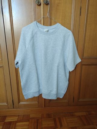 Camiseta gris manga corta