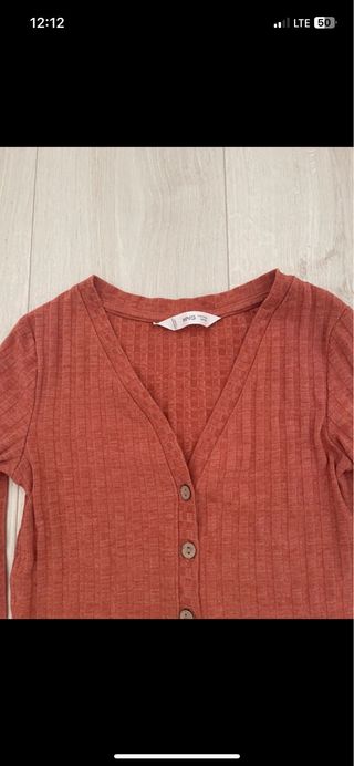Mango cárdigan rojo botones talla XS