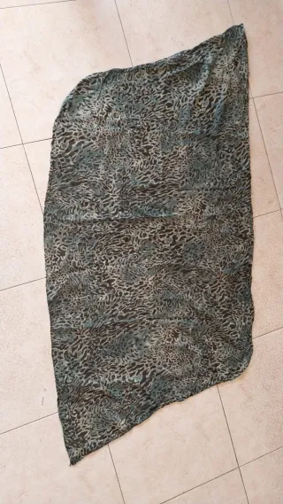 Fular estampado animal print