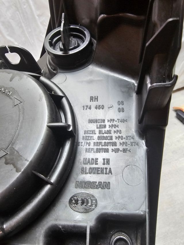 26010BR00B FARO DERECHO NISSAN QASHQAI (J10)